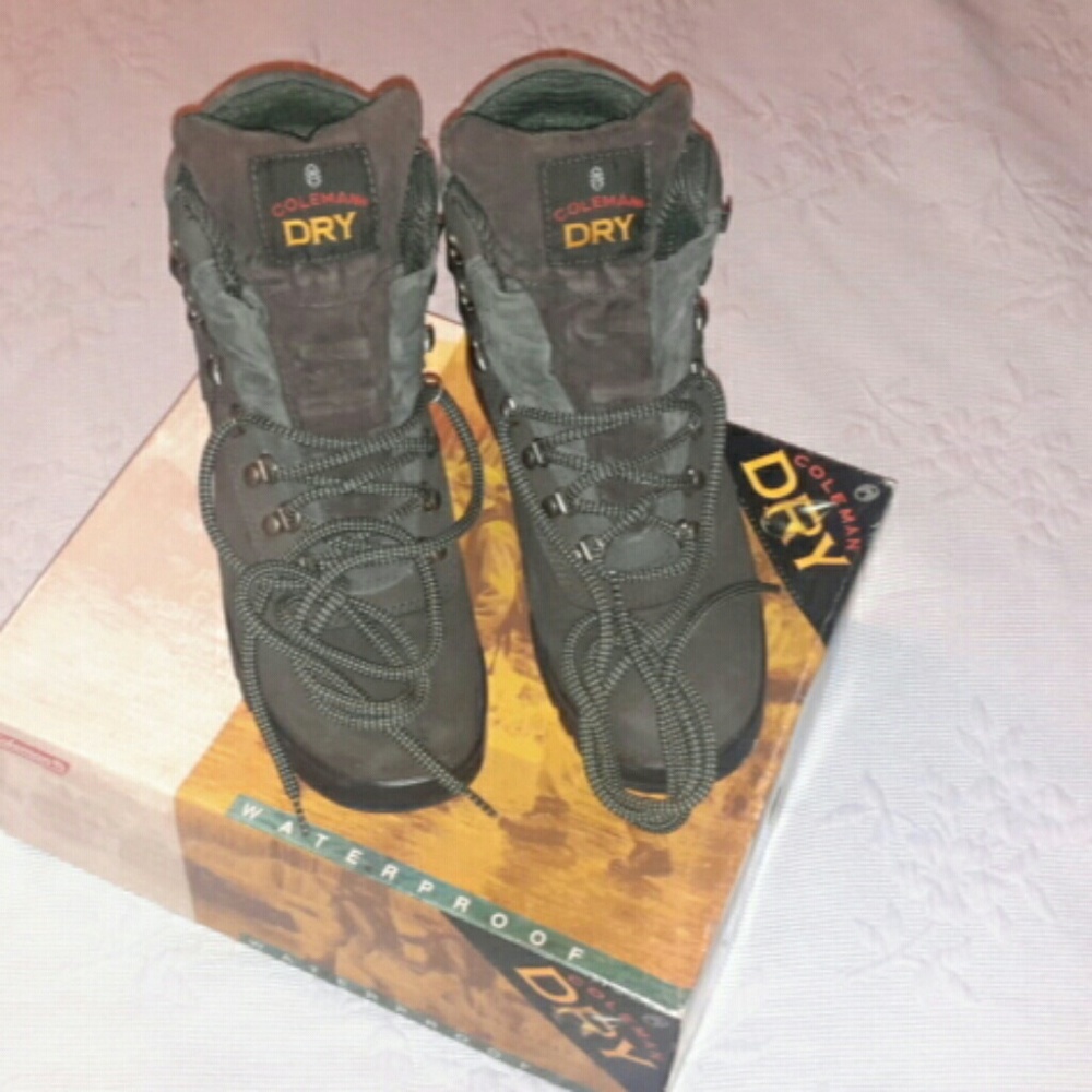 Coleman Mountain boots waterproof.new.
